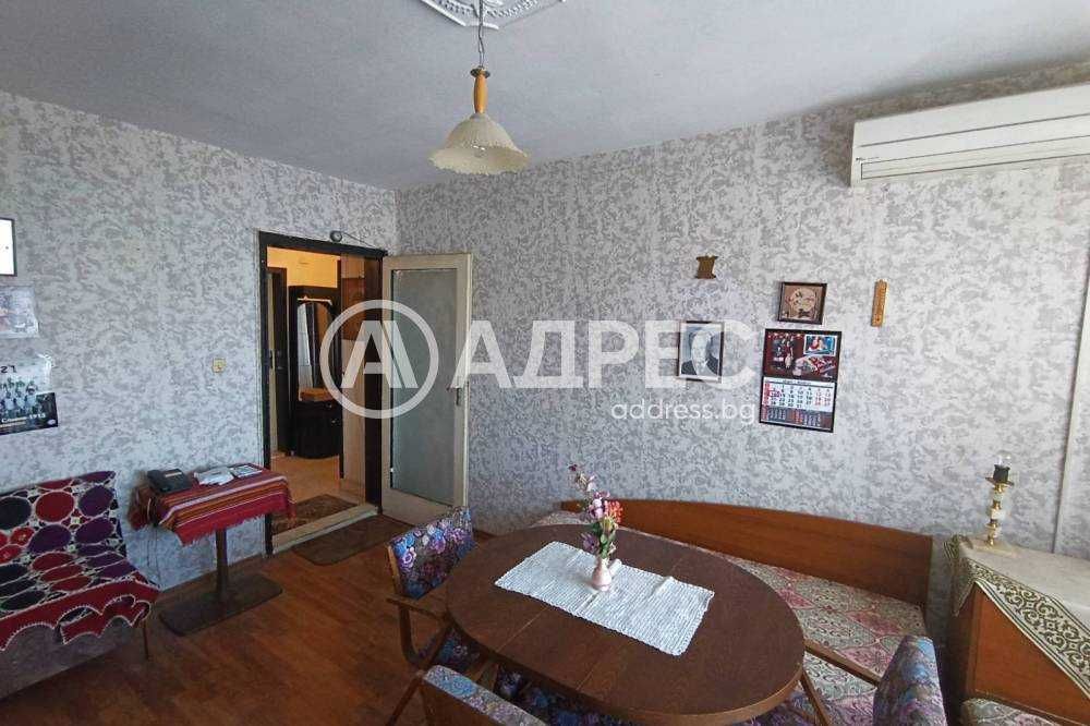Продава се Многостаен апартамент в Разград, Варош - 107 кв.м за 977 €/кв.м - Снимка #2