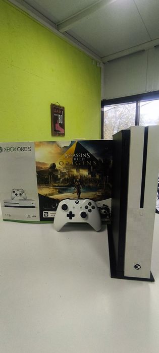 Продам XBOX one s 1tb