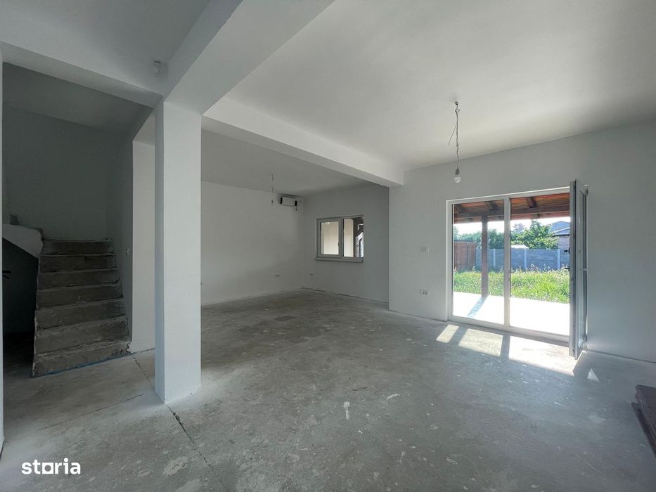 Duplex nou cu 4 camere, amplasament excelent în Moșnița Veche