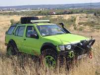 Vand nissan pathfinder  3.3 benzina