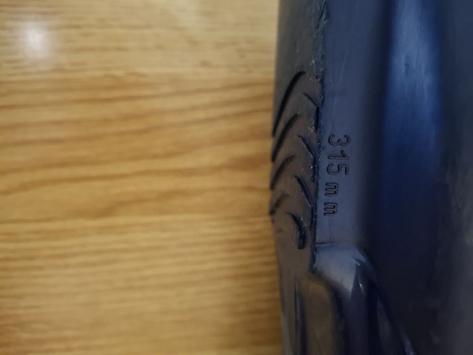 Ски щеки и ботуши