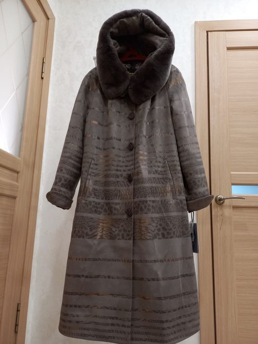 Продам пальто новое с этикеткой