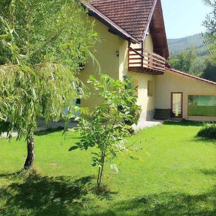 Casa Laura inchiriat