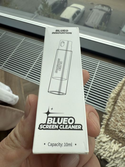 Blueo Screen Cleaner