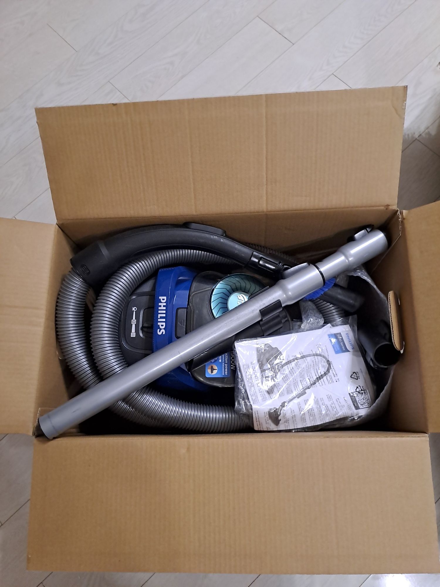 Продам пылесос PHILIPS