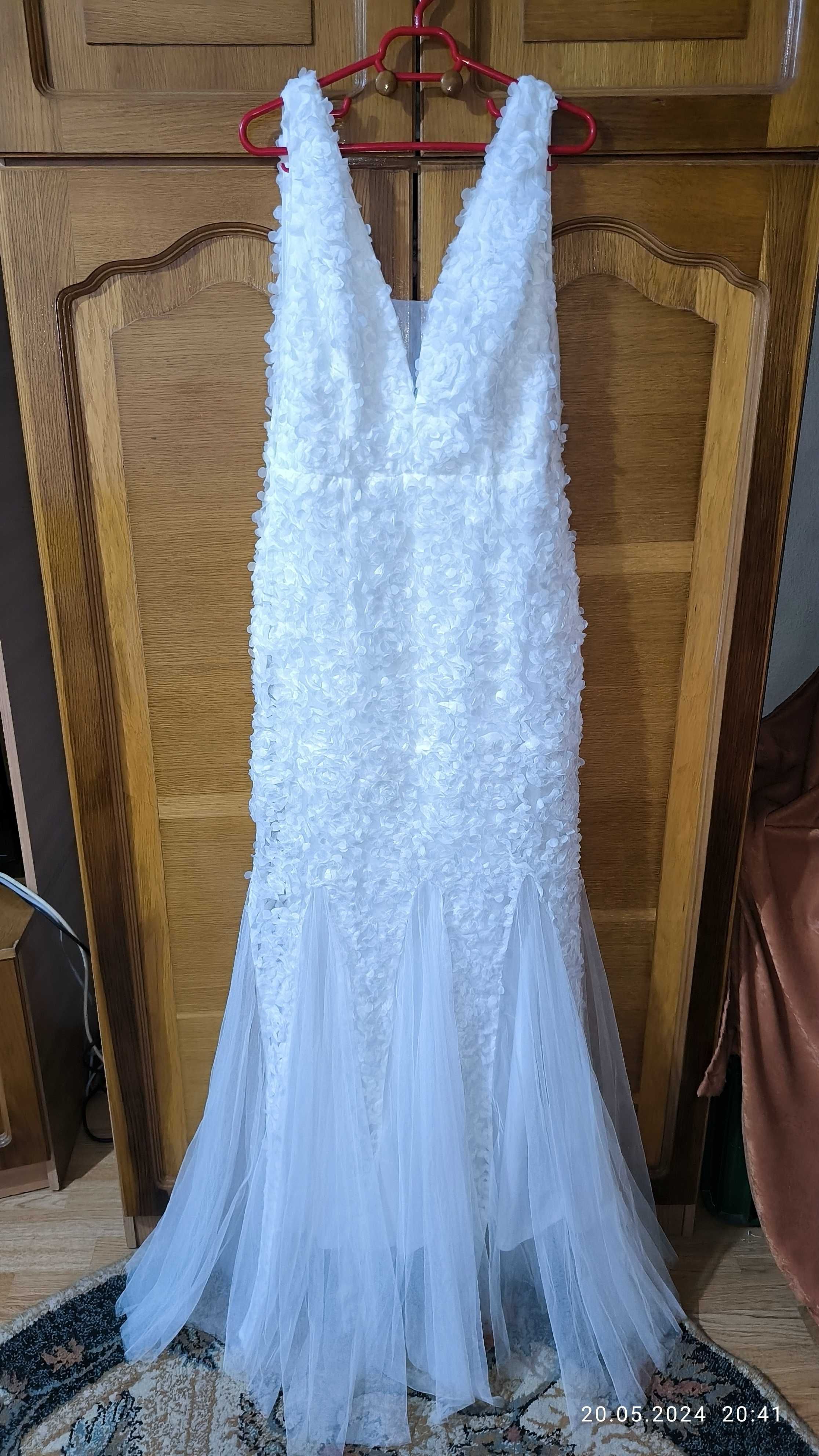 Vând rochie de mireasă XL nouă