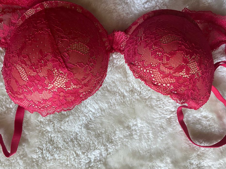 Sutien rosu corai cu dantela, 75C, nou