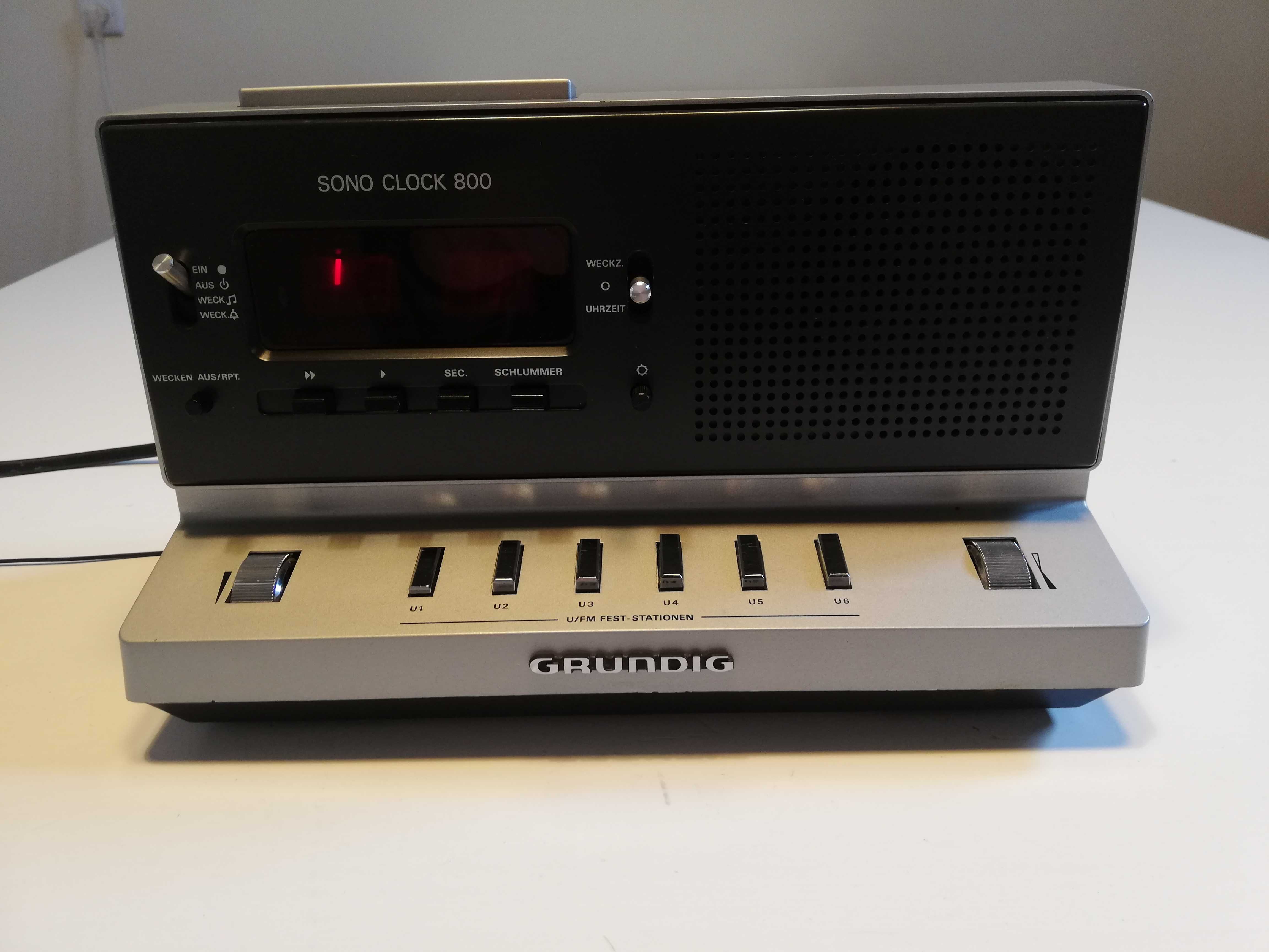 Radio GRUNDIG model SONO-CLOCK 800 - FM /AM - Impecabil/Vintage/RFG