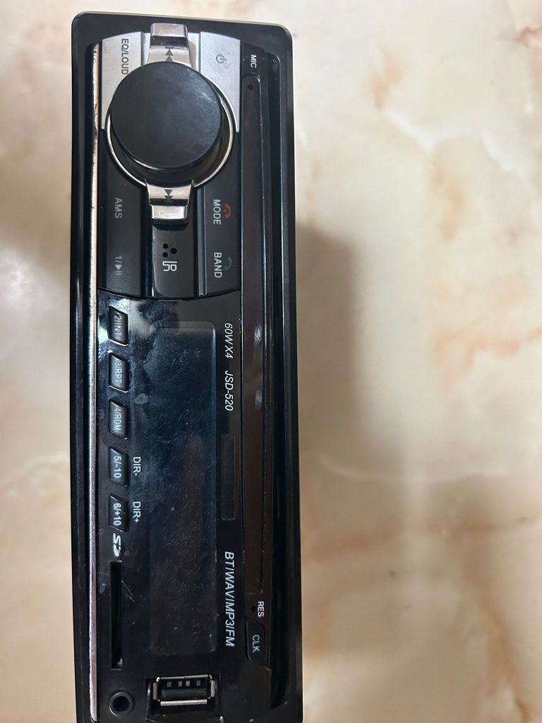 Radio auto auxiliar și slot card