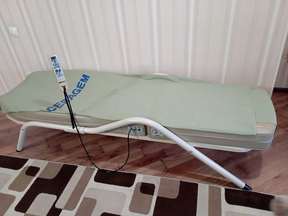 Продам Кушетку  Серагем  ( SERAGEM)