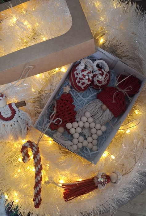 Новогодние игрушки