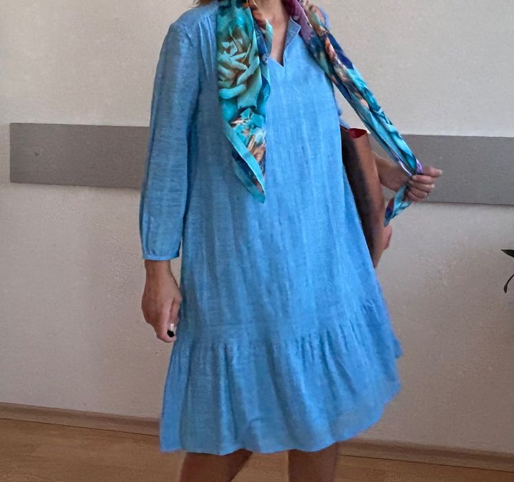 Marie Mero нжна рокя в морско синьо