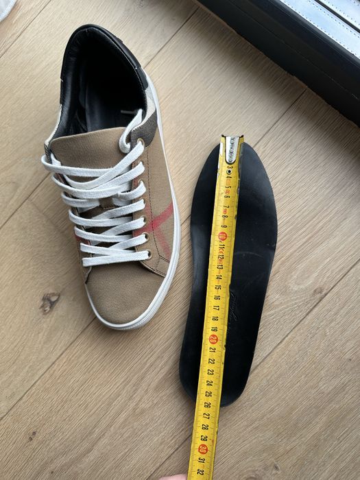 Adidasi Burberry originali