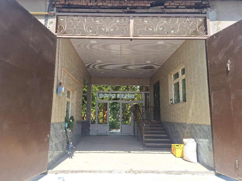 Кибрай , Шарк махалла. Срочно сотилади !!!