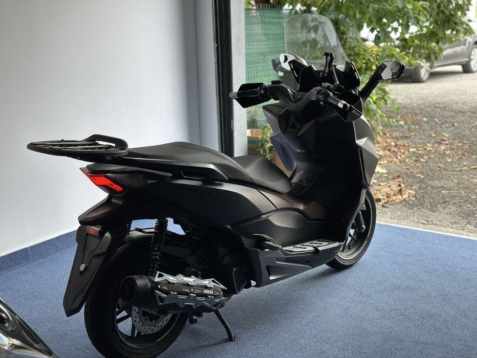 Honda Forza 125 •• Se conduce cu categoria B ••