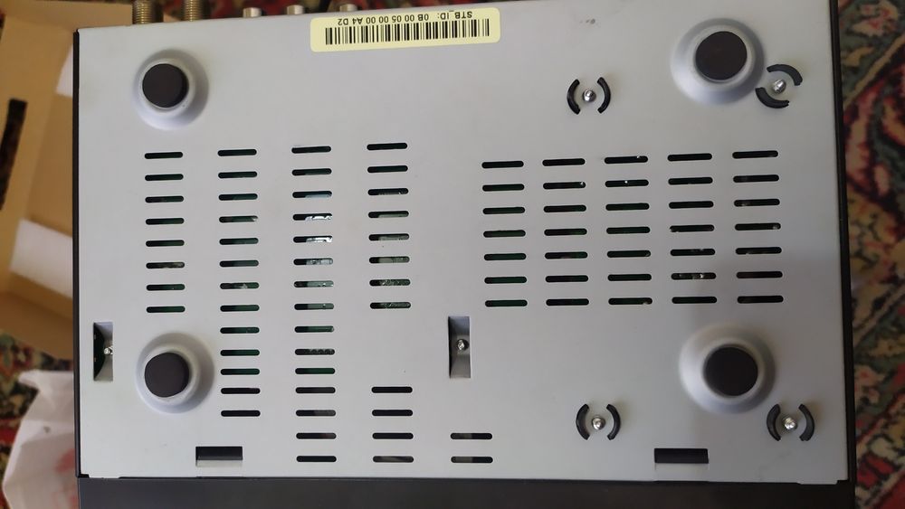 Продам  спут тюнер Star track str2016 и CD проиг Phillips AK 630