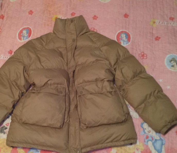 Супер куртка, оригинал, кам кийилган»