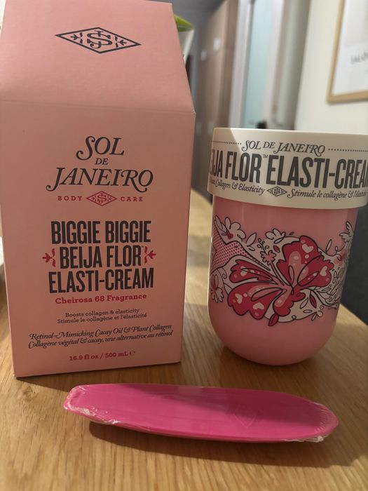 Sol de janeiro body cream