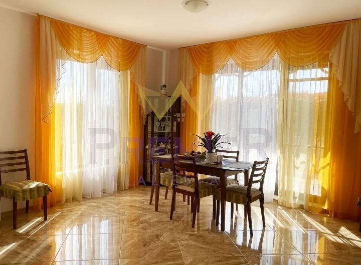 Къща в Бургас, област-гр.Поморие площ 144 цена 310000