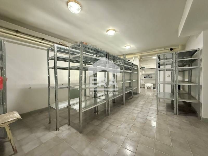 Търговско помещение с отлична локация в кв. Лагера.