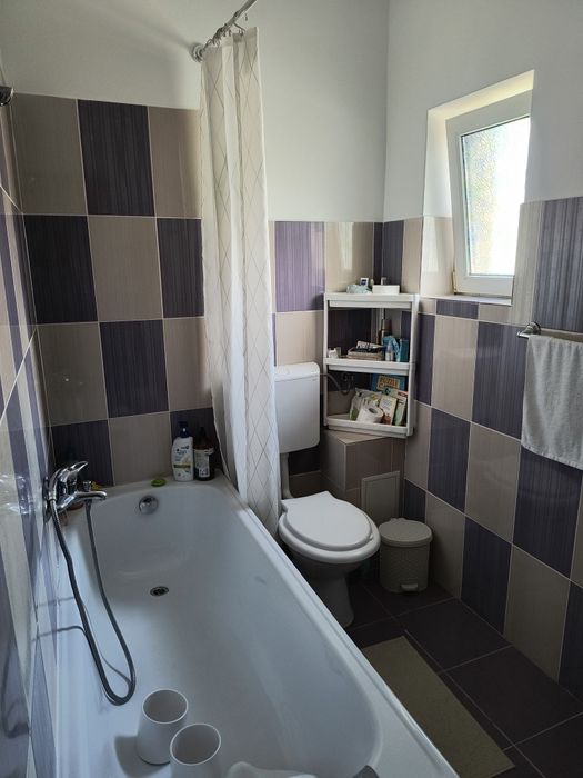 Proprietar,ofer spre inchiriere casă 4 camere, Cartier Europa