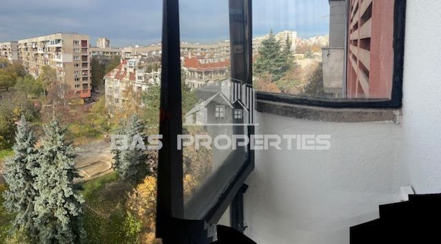 Продава се Тристаен апартамент в София, Красно село - 78 кв.м за 2936 €/кв.м - Снимка #11