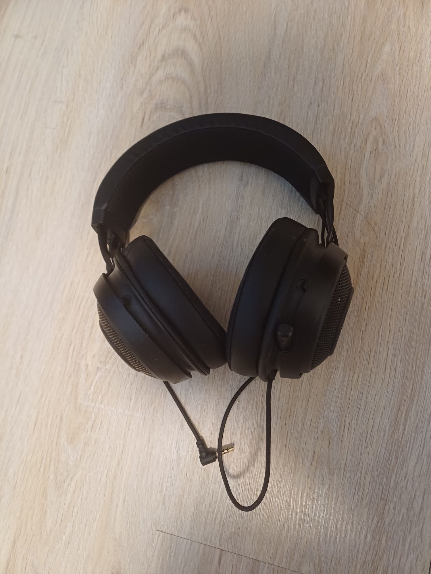 Комбо : Три мишки,клавиатура,микрофон,слушалки на razer, и контролер .