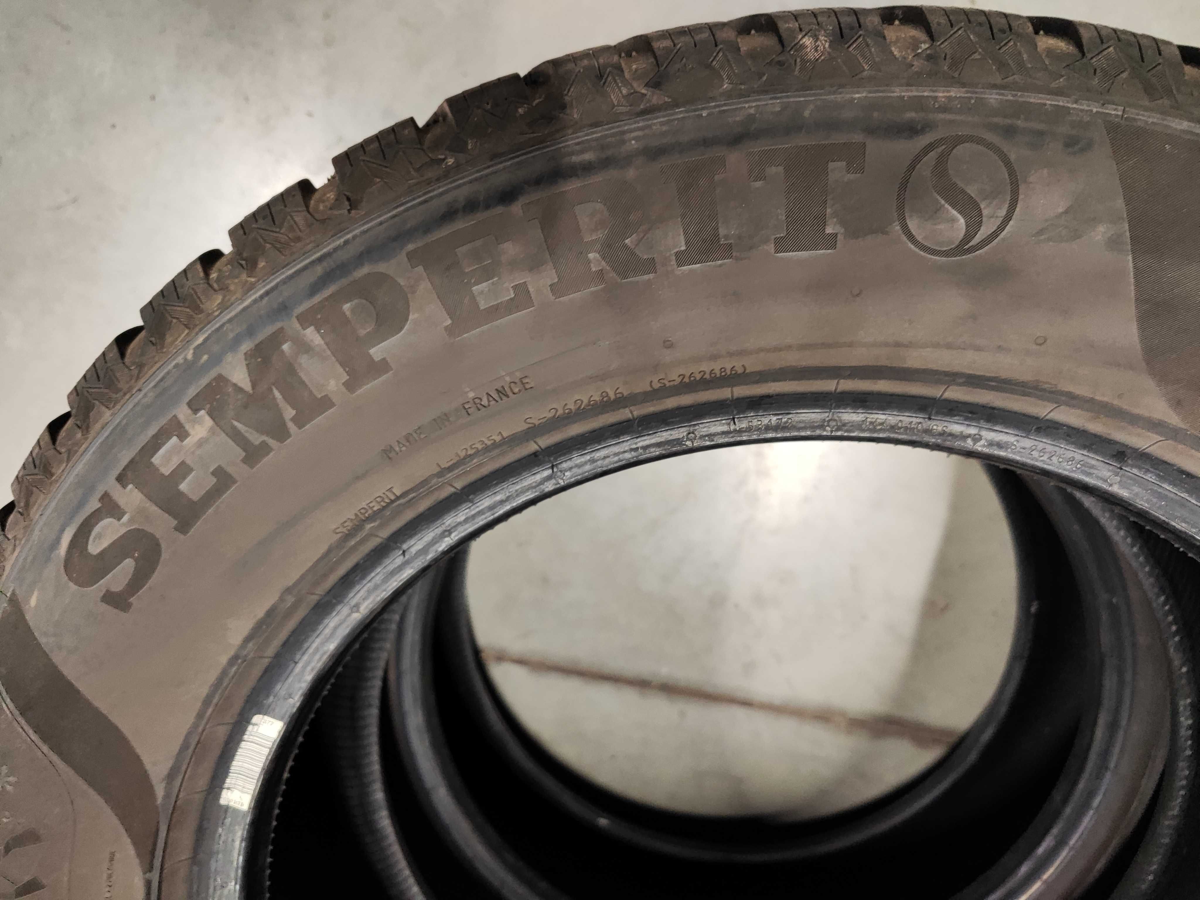 2бр.зимни гуми 215/65/17 Semperit