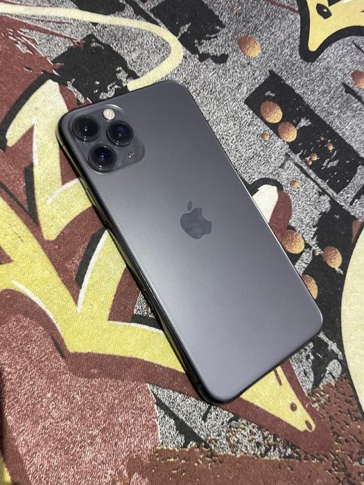 iPhone 11 Pro     .