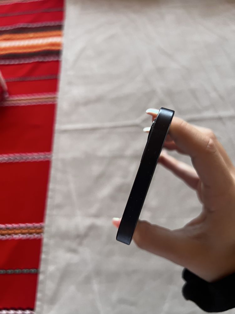 Iphone 12 отлично състояние