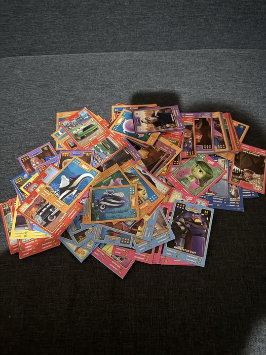 147бр. карти за албум на Disney