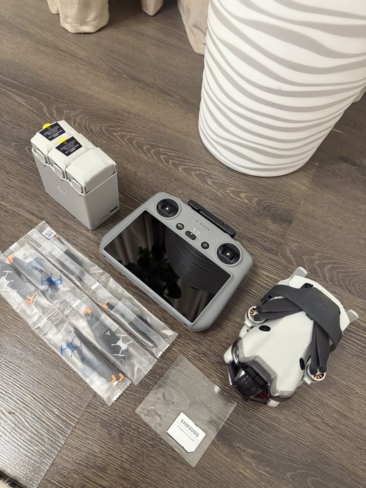 Дрон квадрокоптер dji mini 4 pro fly more combo plus dji rc2