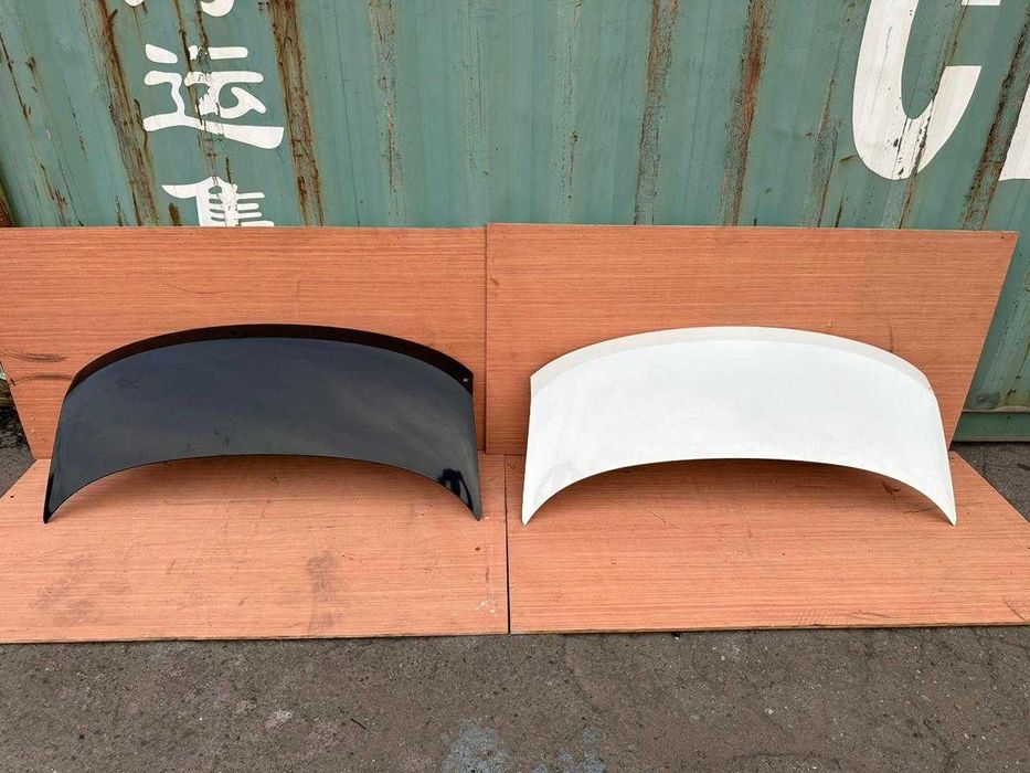 Капот на Ниссан Эльгранд Е51 из Японии