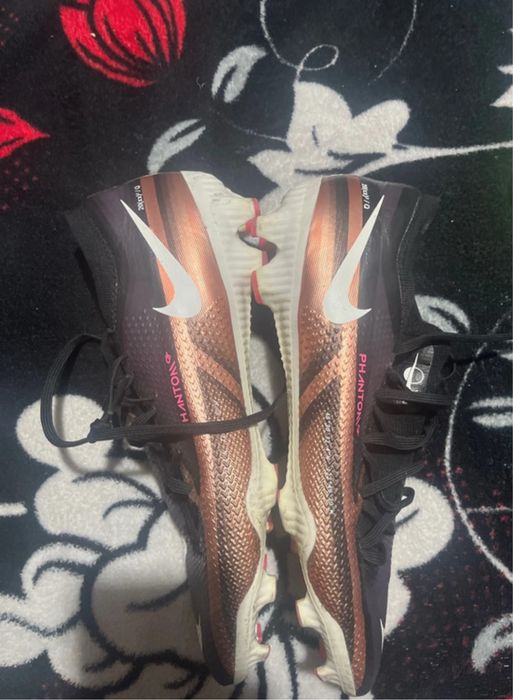 Ghete de fotbal , marimea 41