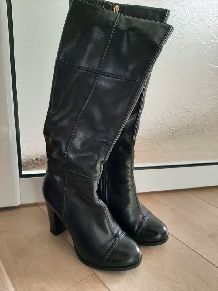 Cizme înalte elegante
