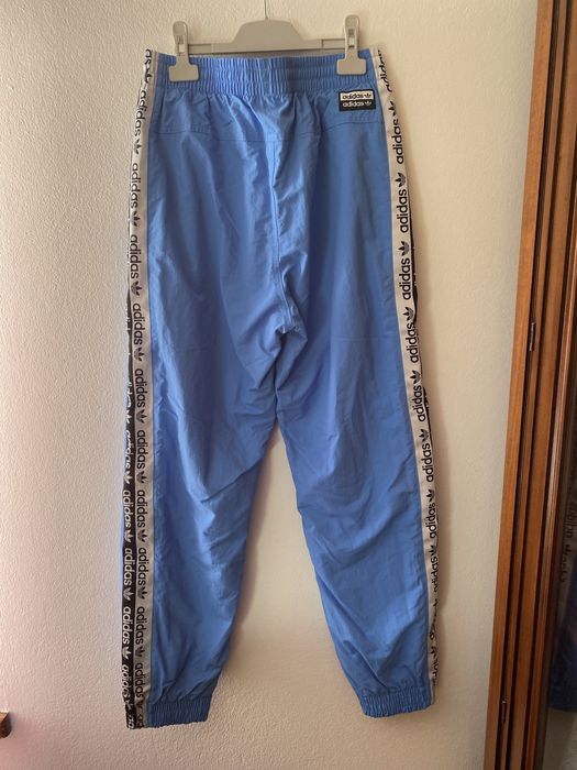 Pantaloni trening superbi Adidas cu eticheta