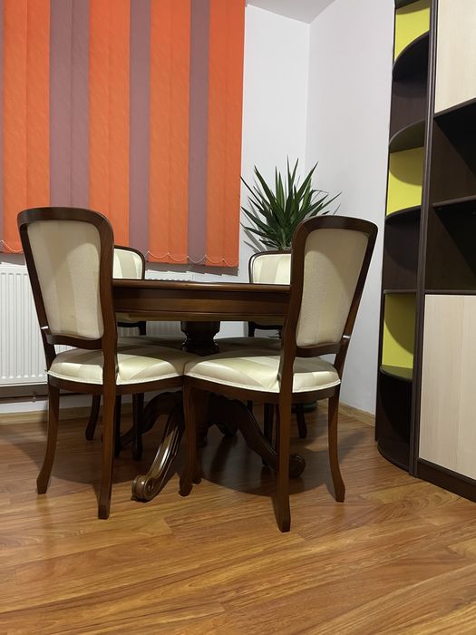 Masa cu scaune pentru living