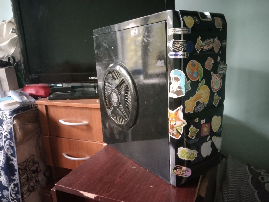 Продаю полу игровой компьютер
