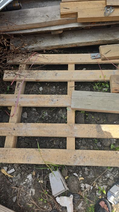 Продам подоны в хорошем состоянии покупали инси блоки остались около50