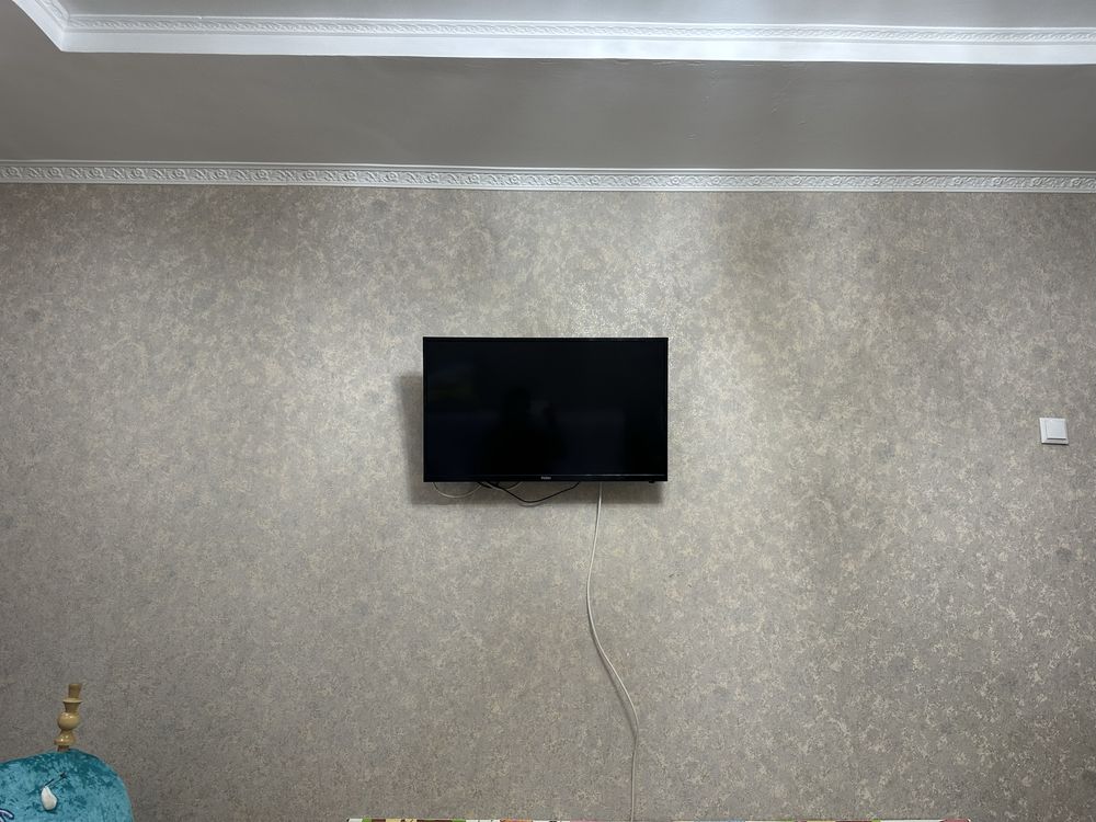 Телевизор Haier в хорошем состоянии. Интернет нету.