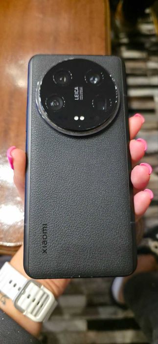 Продавам Xiaomi 14 Ultra
