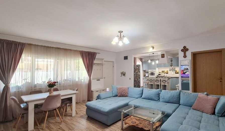 Casă modernă cu 5 camere și 4 băi, aproape de Poiana Brașov