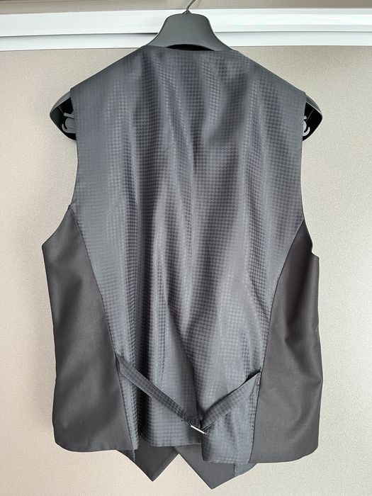 Vând costum mire
