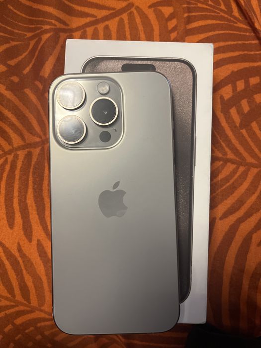 айфон 15 про, в хорошем состояний