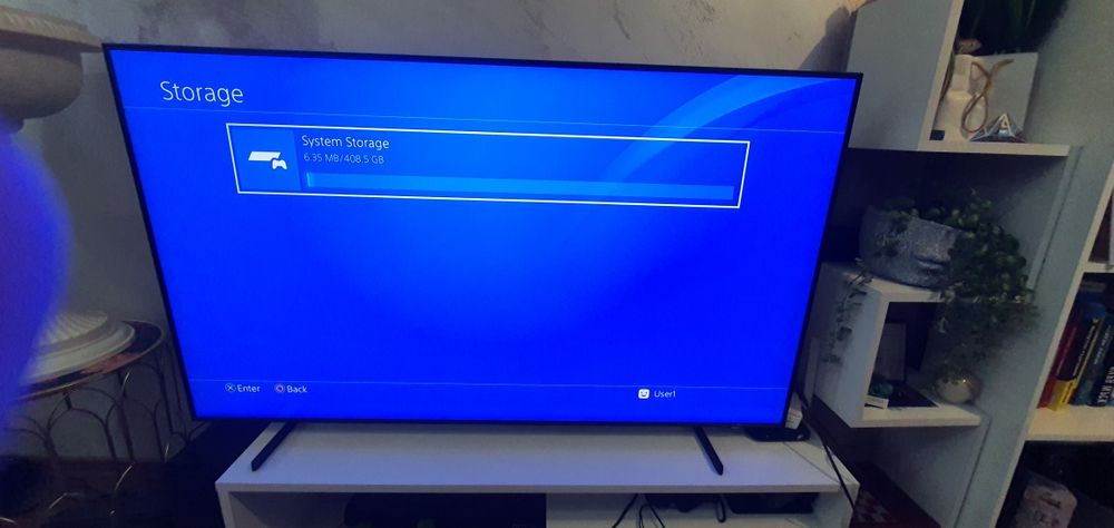 Конзола Playstation 4