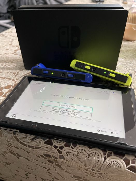 Nintendo swich + 64 GB микро сд карта подарък
