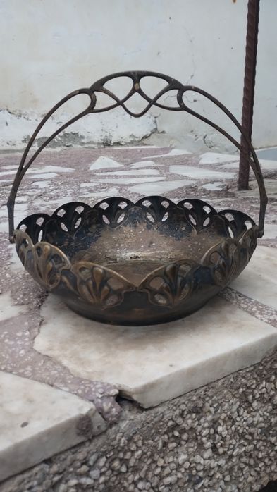 Посребрена бонбониера стил Арт Нуво