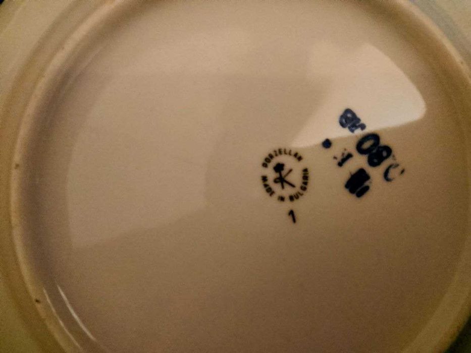 Порцеланови чинии 7 бр