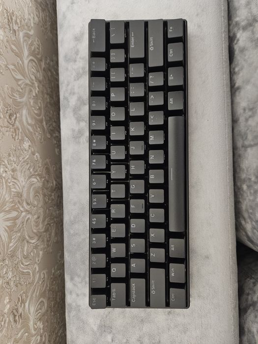 Механическая клавиатура 61%