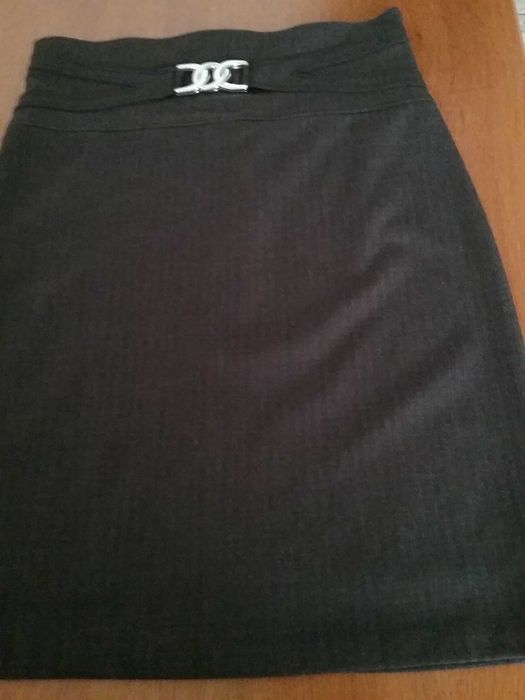 Fusta gri inchis de dama, marimea 42